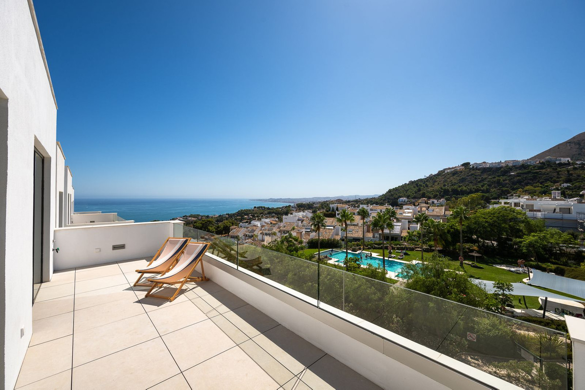 4 Bed Townhouse for sale in Benalmadena Pueblo Costa Del Sol, Málaga, Spain