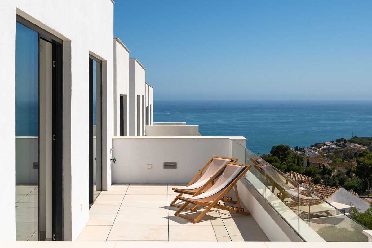 4 Bed Townhouse for sale in Benalmadena Pueblo Costa Del Sol, Málaga, Spain