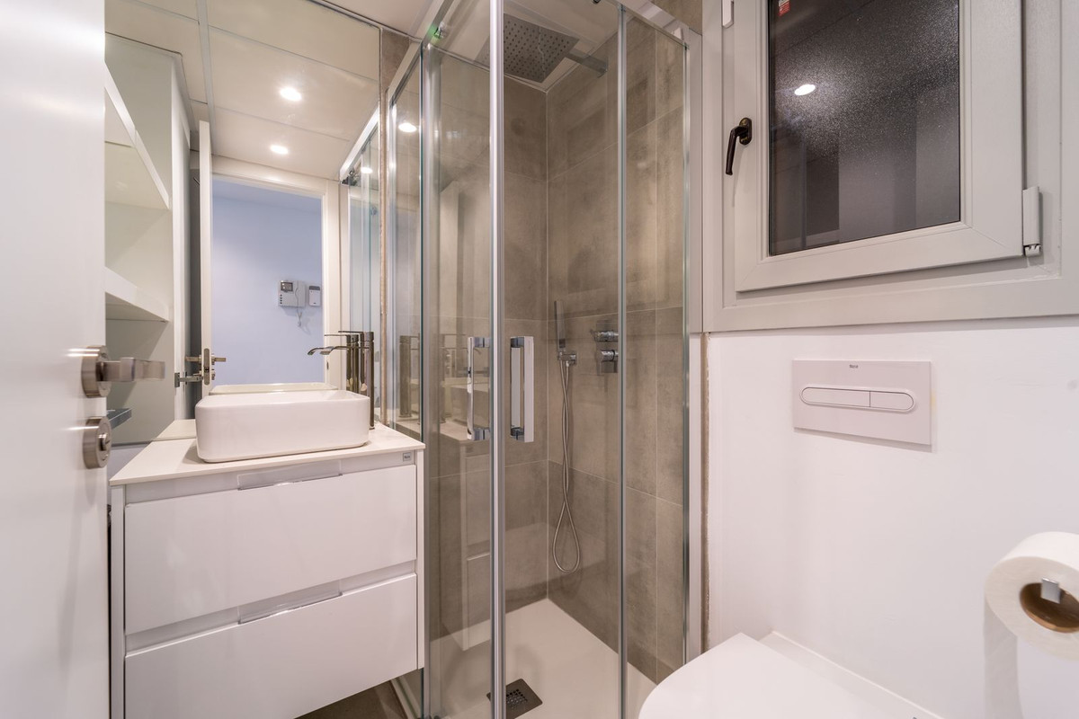 2 Bed Apartment for sale in Benalmadena Costa Del Sol, Málaga, Spain