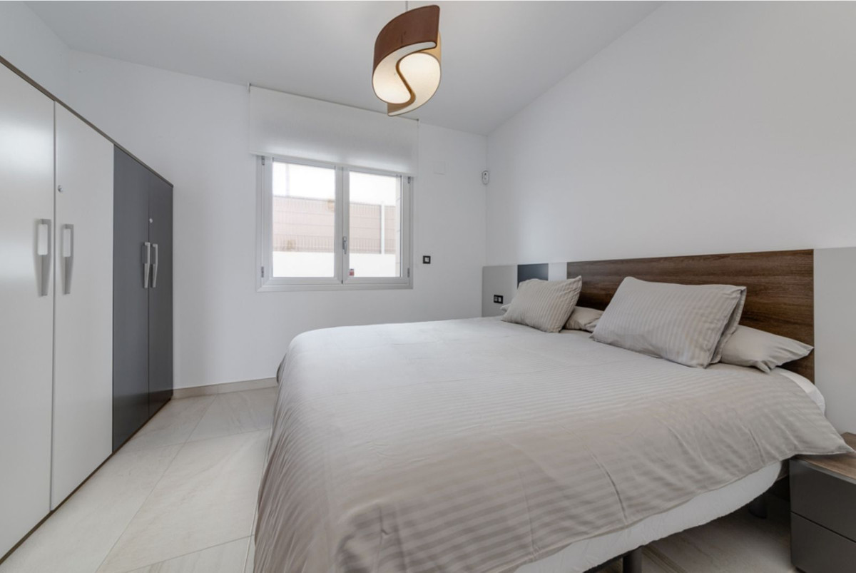 Se vende Villa - Chalet de 3 dormitorios en Costa Blanca, Alicante, España
