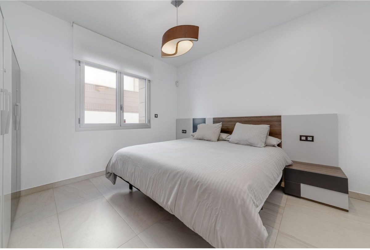Se vende Villa - Chalet de 3 dormitorios en Costa Blanca, Alicante, España