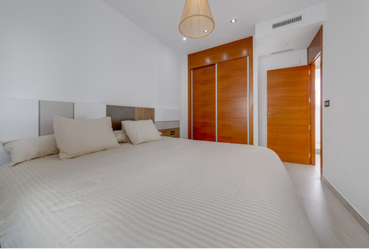 Se vende Villa - Chalet de 3 dormitorios en Costa Blanca, Alicante, España