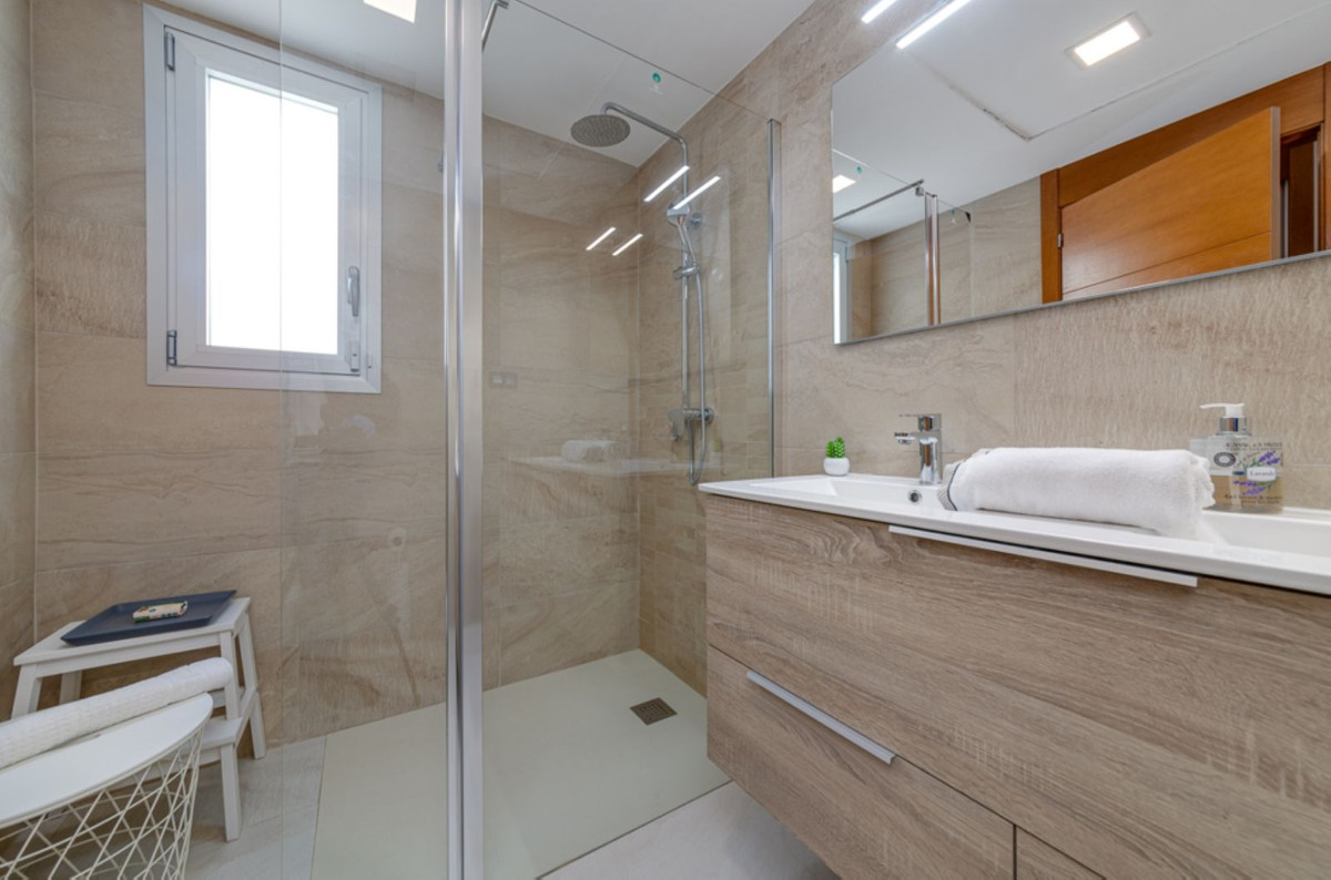 Se vende Villa - Chalet de 3 dormitorios en Costa Blanca, Alicante, España