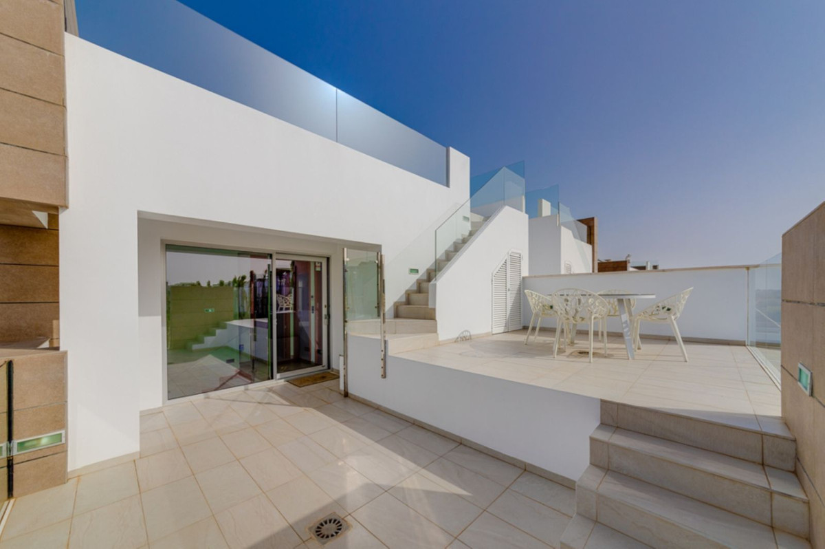 Se vende Villa - Chalet de 3 dormitorios en Costa Blanca, Alicante, España