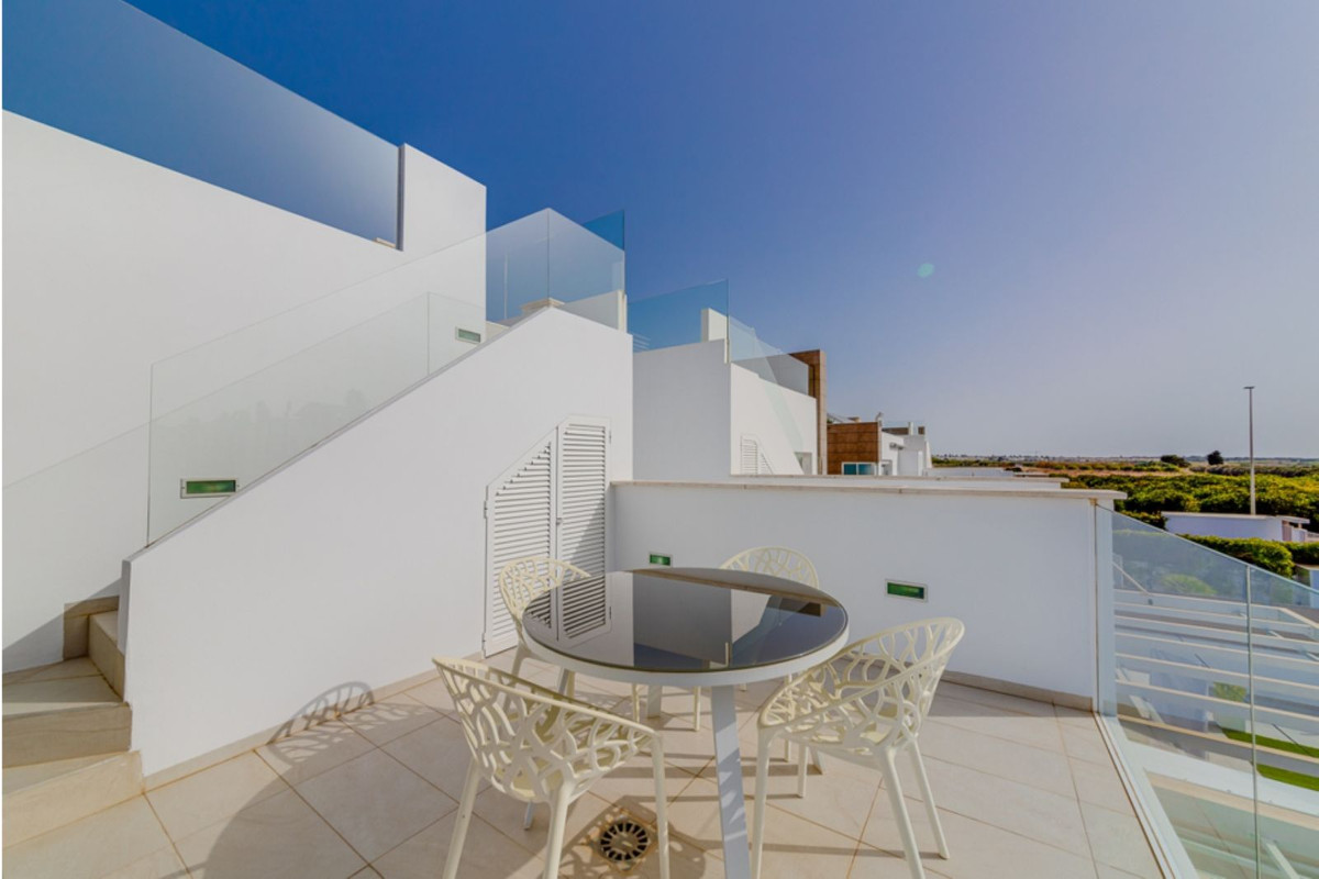 Se vende Villa - Chalet de 3 dormitorios en Costa Blanca, Alicante, España