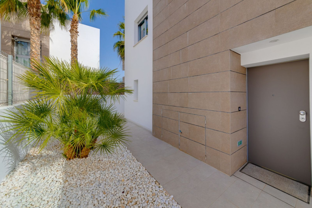 Se vende Villa - Chalet de 3 dormitorios en Costa Blanca, Alicante, España