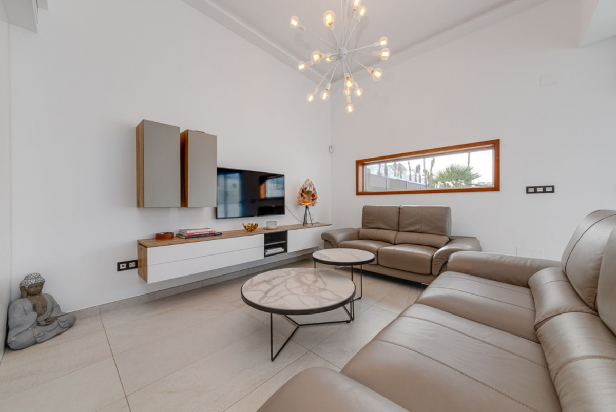 Se vende Villa - Chalet de 3 dormitorios en Costa Blanca, Alicante, España