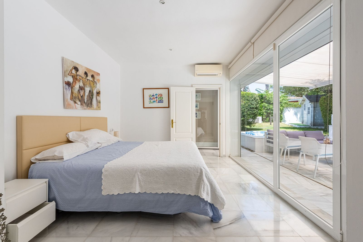 7 Bed Townhouse for sale in Los Monteros Costa Del Sol, Málaga, Spain