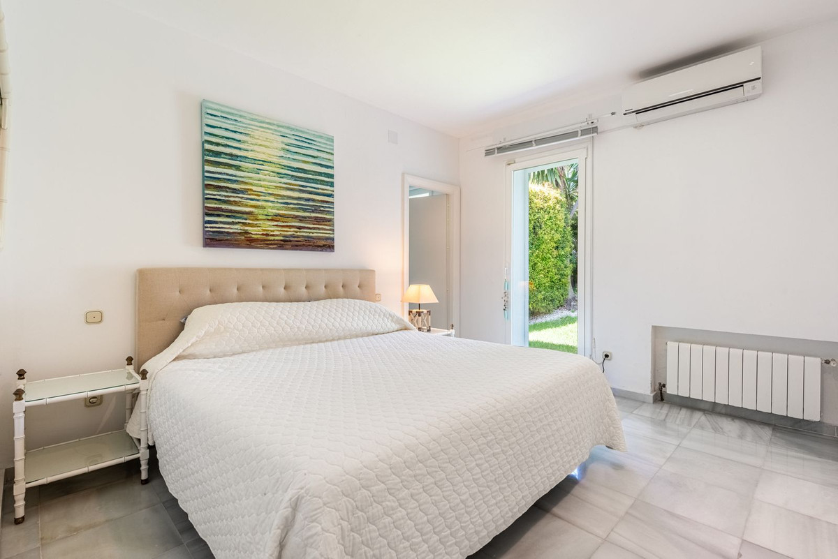 7 Bed Townhouse for sale in Los Monteros Costa Del Sol, Málaga, Spain