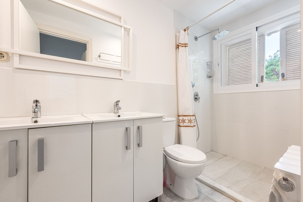 7 Bed Townhouse for sale in Los Monteros Costa Del Sol, Málaga, Spain