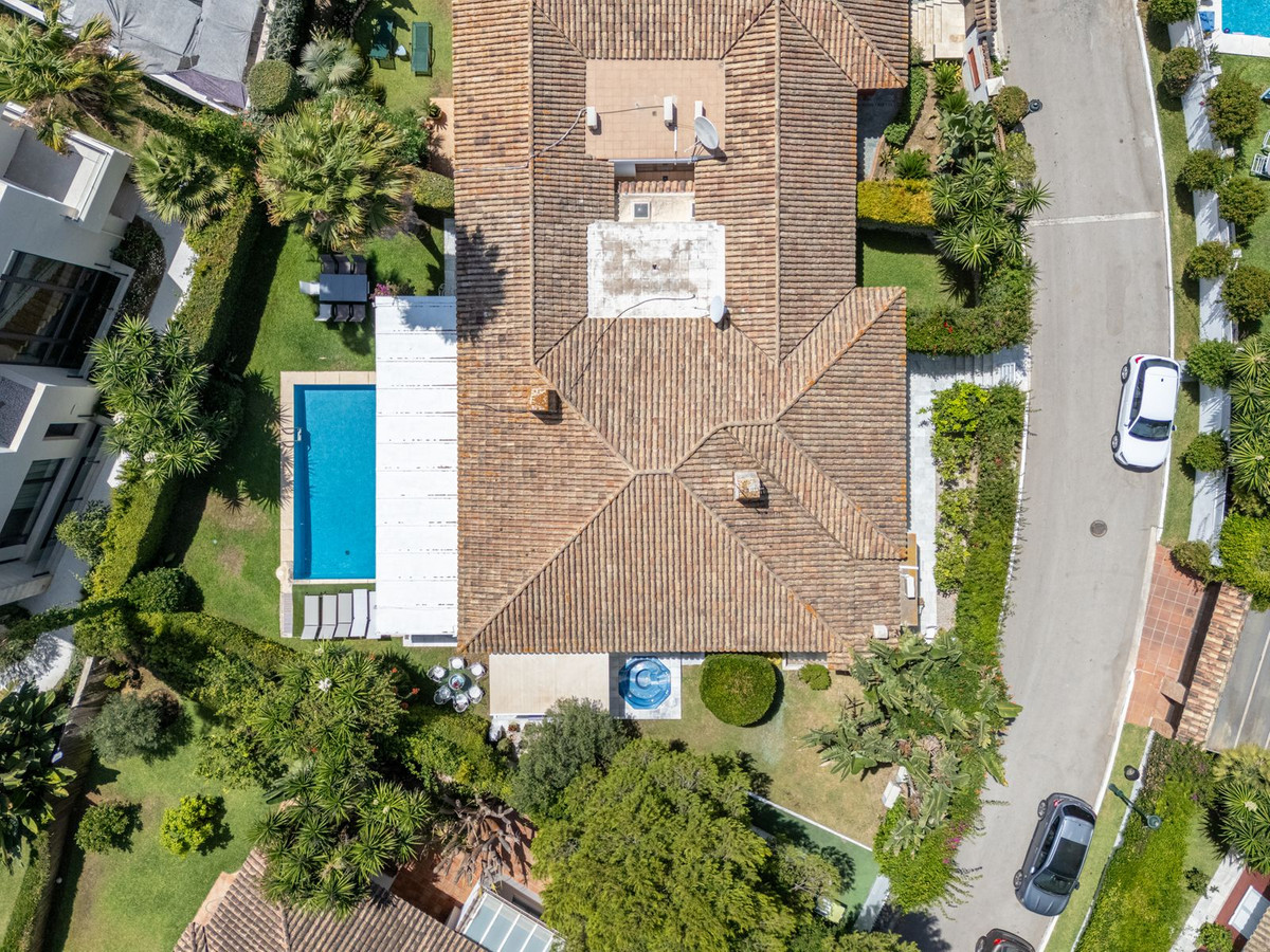 7 Bed Townhouse for sale in Los Monteros Costa Del Sol, Málaga, Spain