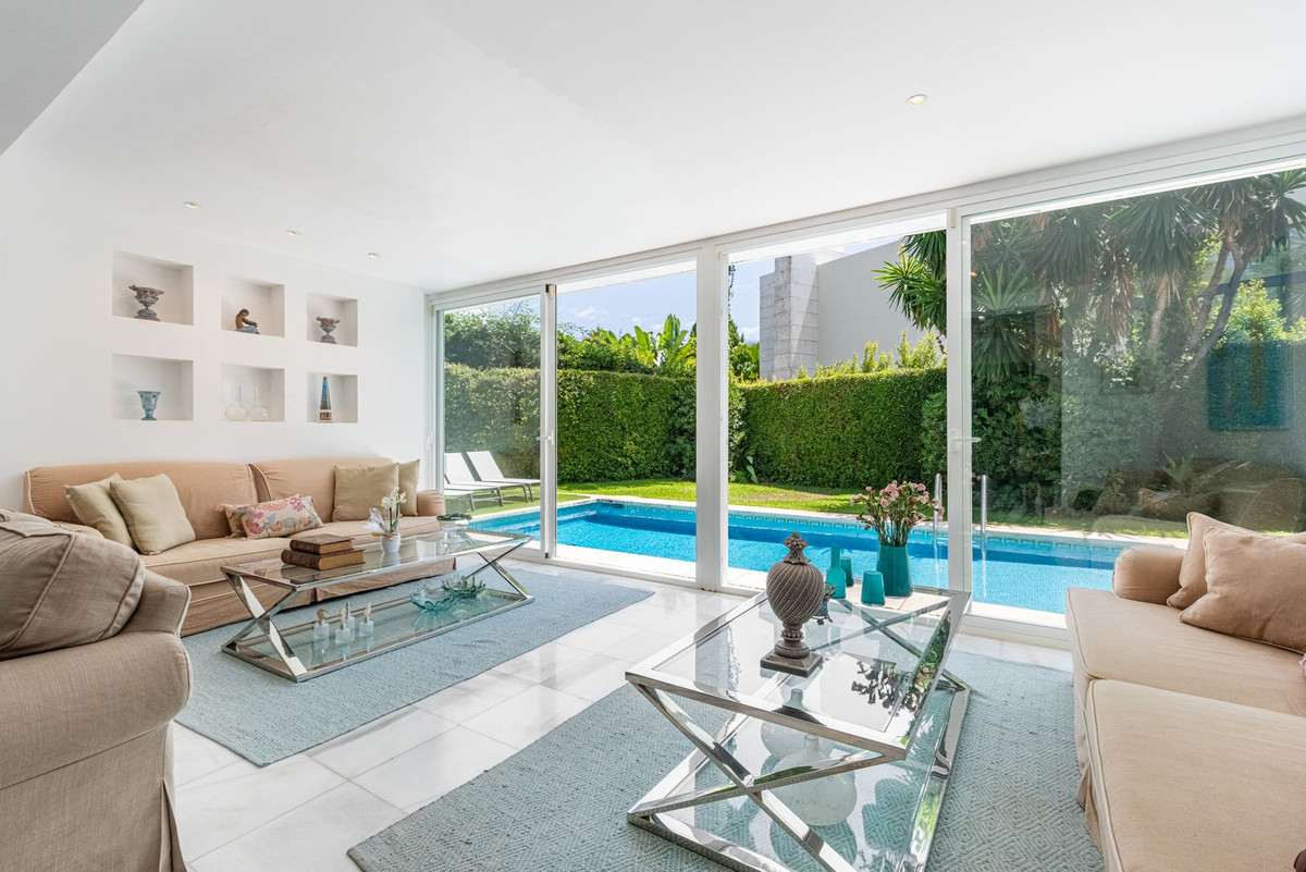 7 Bed Townhouse for sale in Los Monteros Costa Del Sol, Málaga, Spain