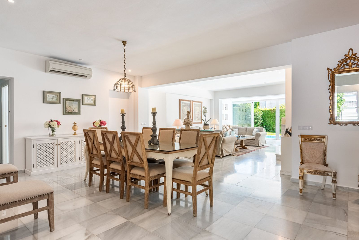 7 Bed Townhouse for sale in Los Monteros Costa Del Sol, Málaga, Spain