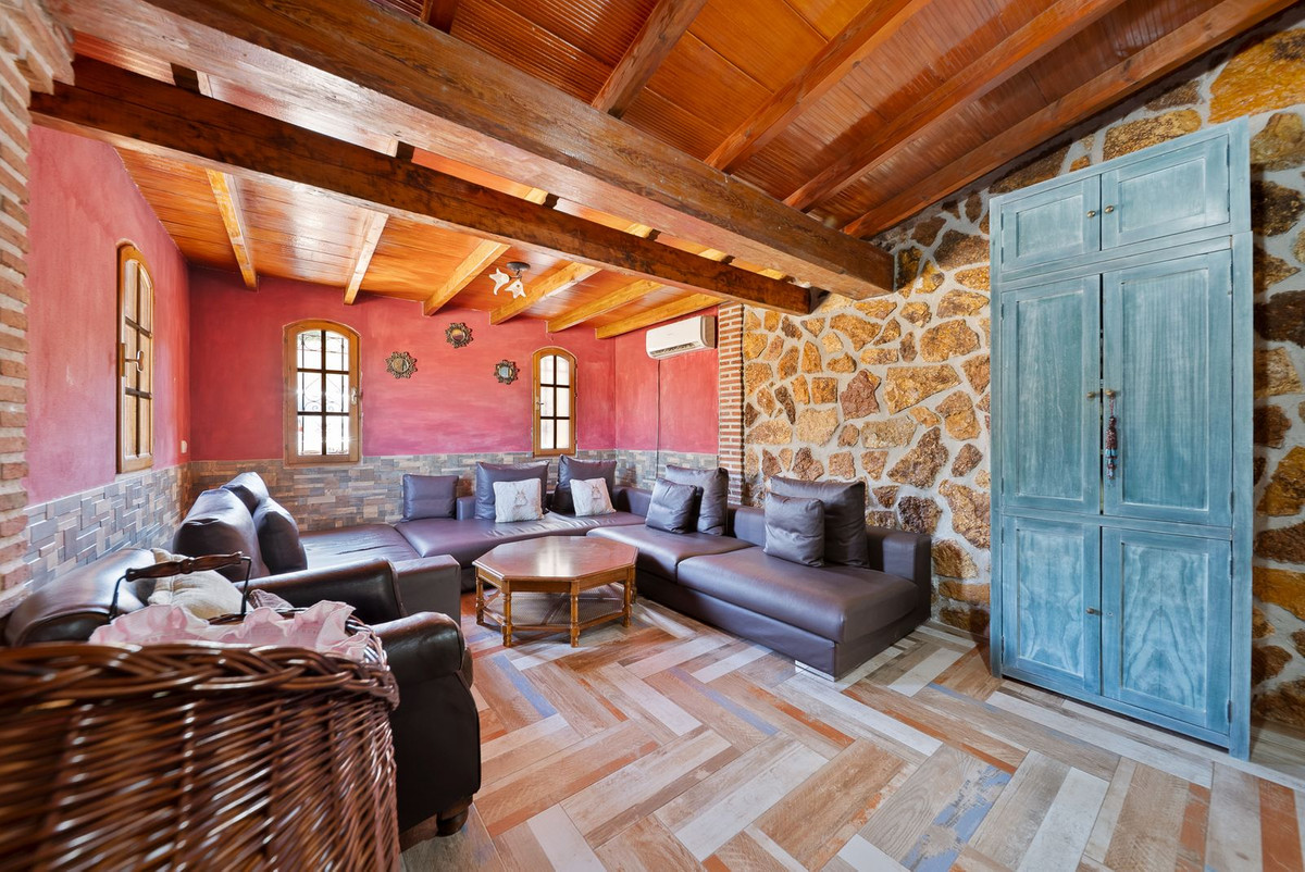 Se vende Finca - Cortijo de 2 dormitorios en Málaga Ciudad, Málaga, España