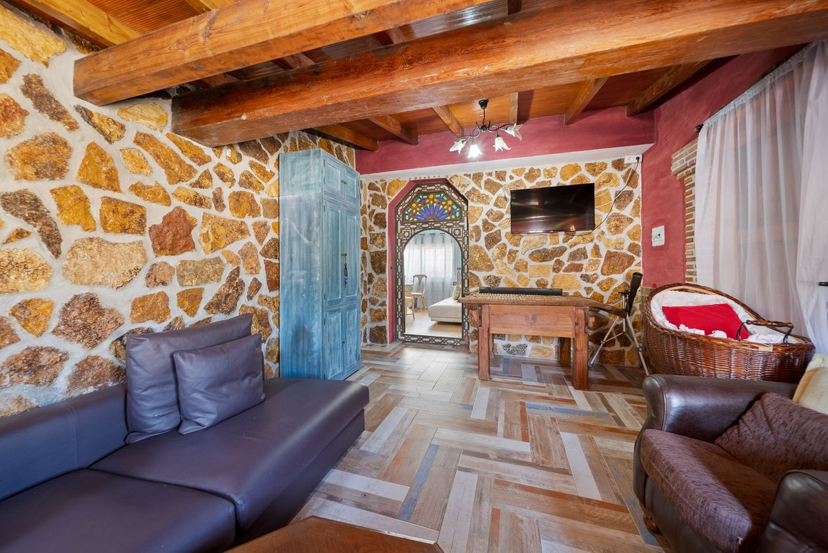 Se vende Finca - Cortijo de 2 dormitorios en Málaga Ciudad, Málaga, España