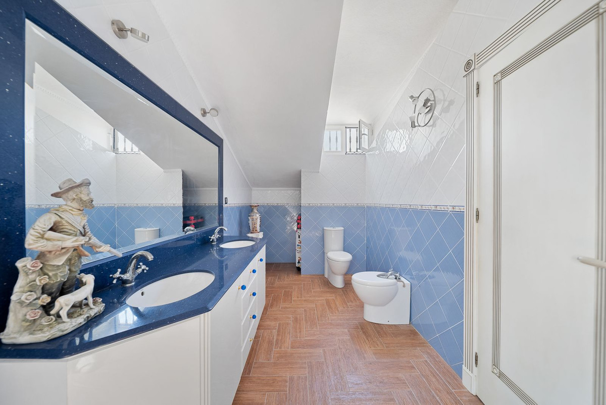 Se vende Finca - Cortijo de 2 dormitorios en Málaga Ciudad, Málaga, España