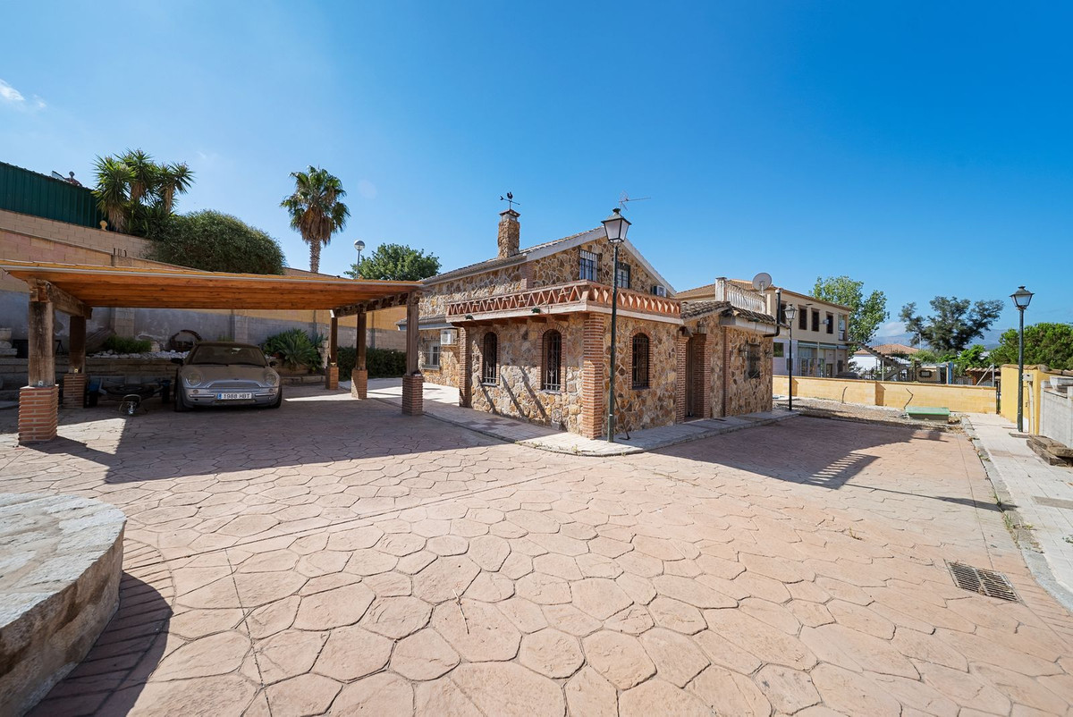 Se vende Finca - Cortijo de 2 dormitorios en Málaga Ciudad, Málaga, España