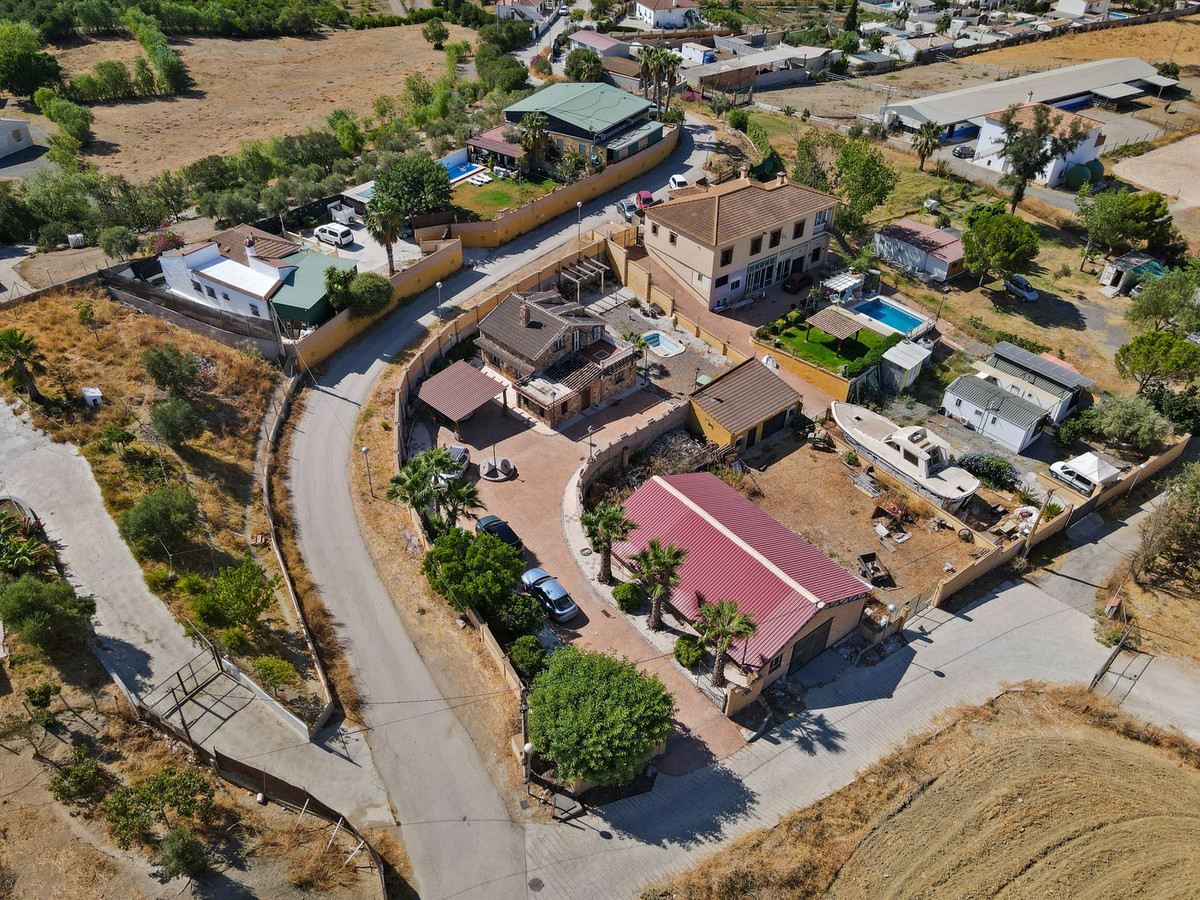 Se vende Finca - Cortijo de 2 dormitorios en Málaga Ciudad, Málaga, España