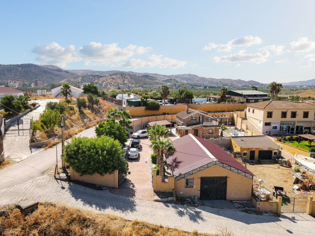 Se vende Finca - Cortijo de 2 dormitorios en Málaga Ciudad, Málaga, España