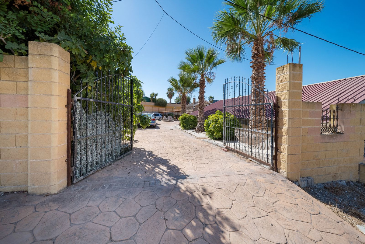 Se vende Finca - Cortijo de 2 dormitorios en Málaga Ciudad, Málaga, España