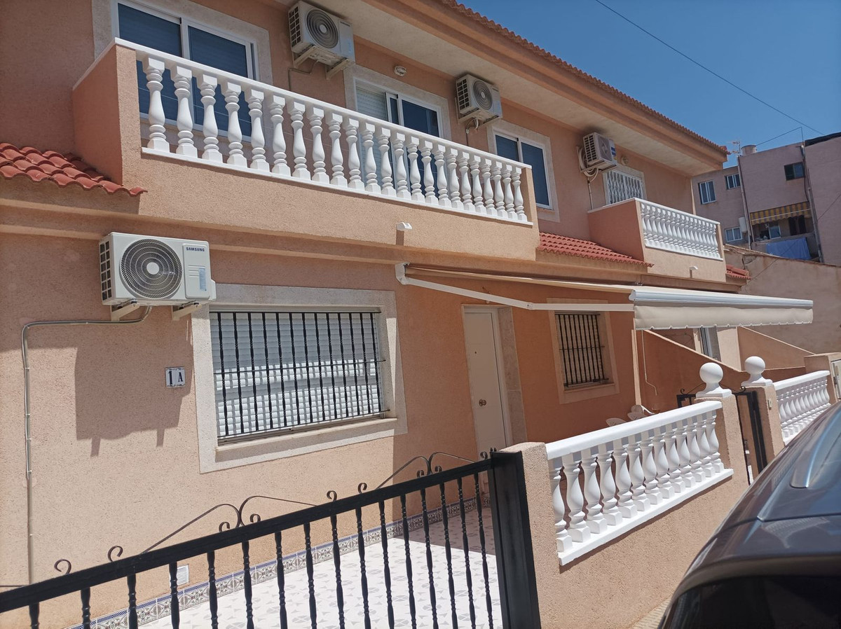 Se vende Pareada de 4 dormitorios en Costa Calida, Murcia, España