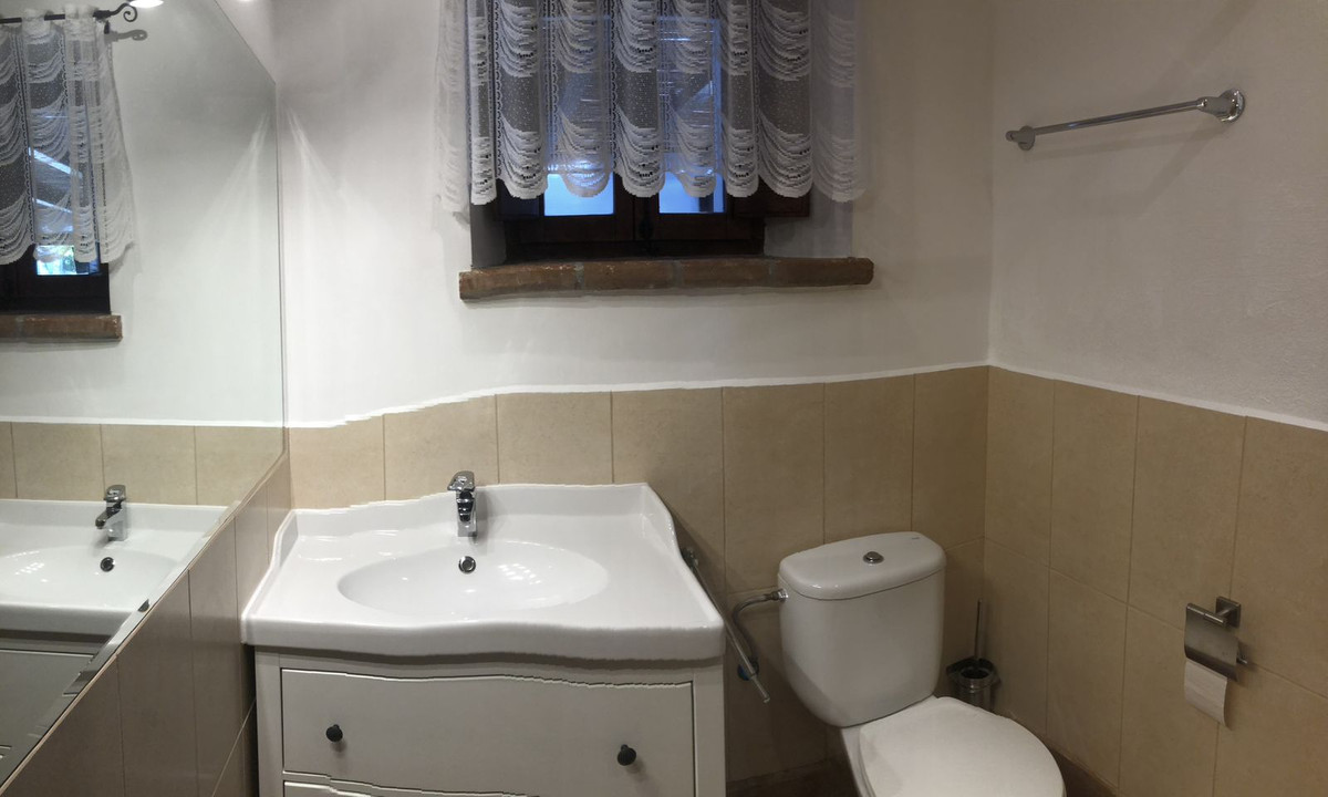 4 Bed Townhouse for sale in Estepona Costa Del Sol, Málaga, Spain