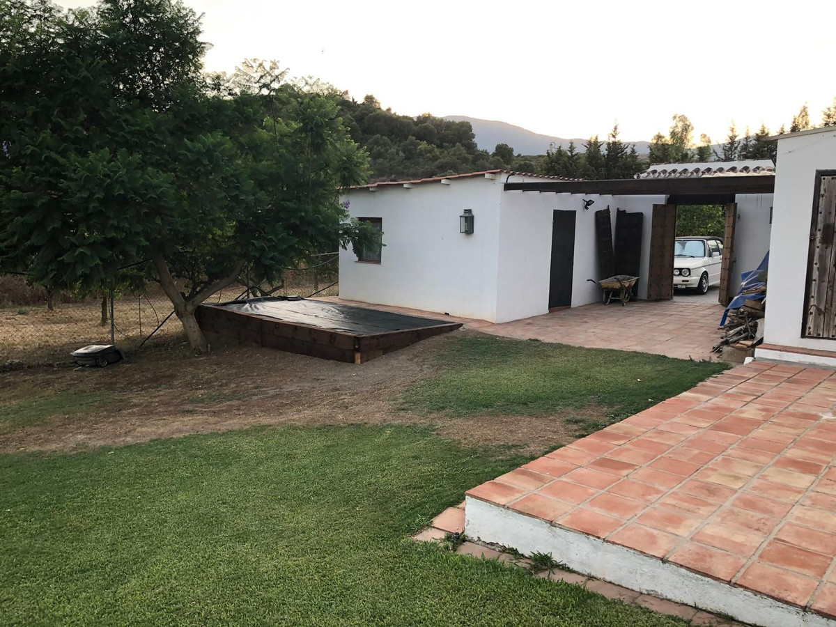 4 Bed Townhouse for sale in Estepona Costa Del Sol, Málaga, Spain