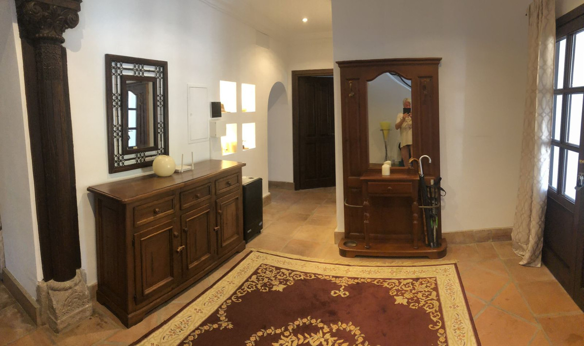 4 Bed Townhouse for sale in Estepona Costa Del Sol, Málaga, Spain