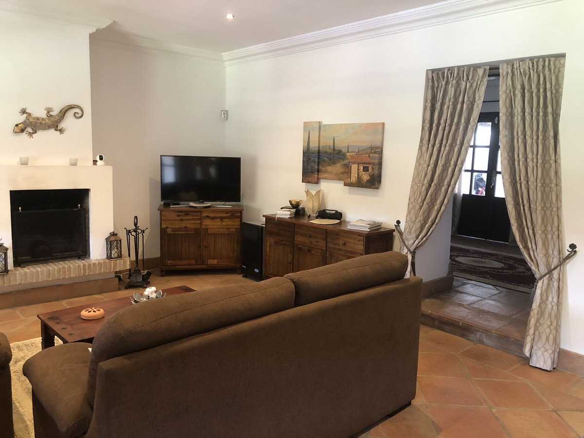 4 Bed Townhouse for sale in Estepona Costa Del Sol, Málaga, Spain