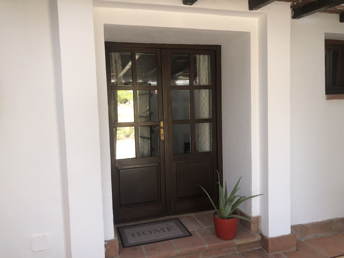 4 Bed Townhouse for sale in Estepona Costa Del Sol, Málaga, Spain
