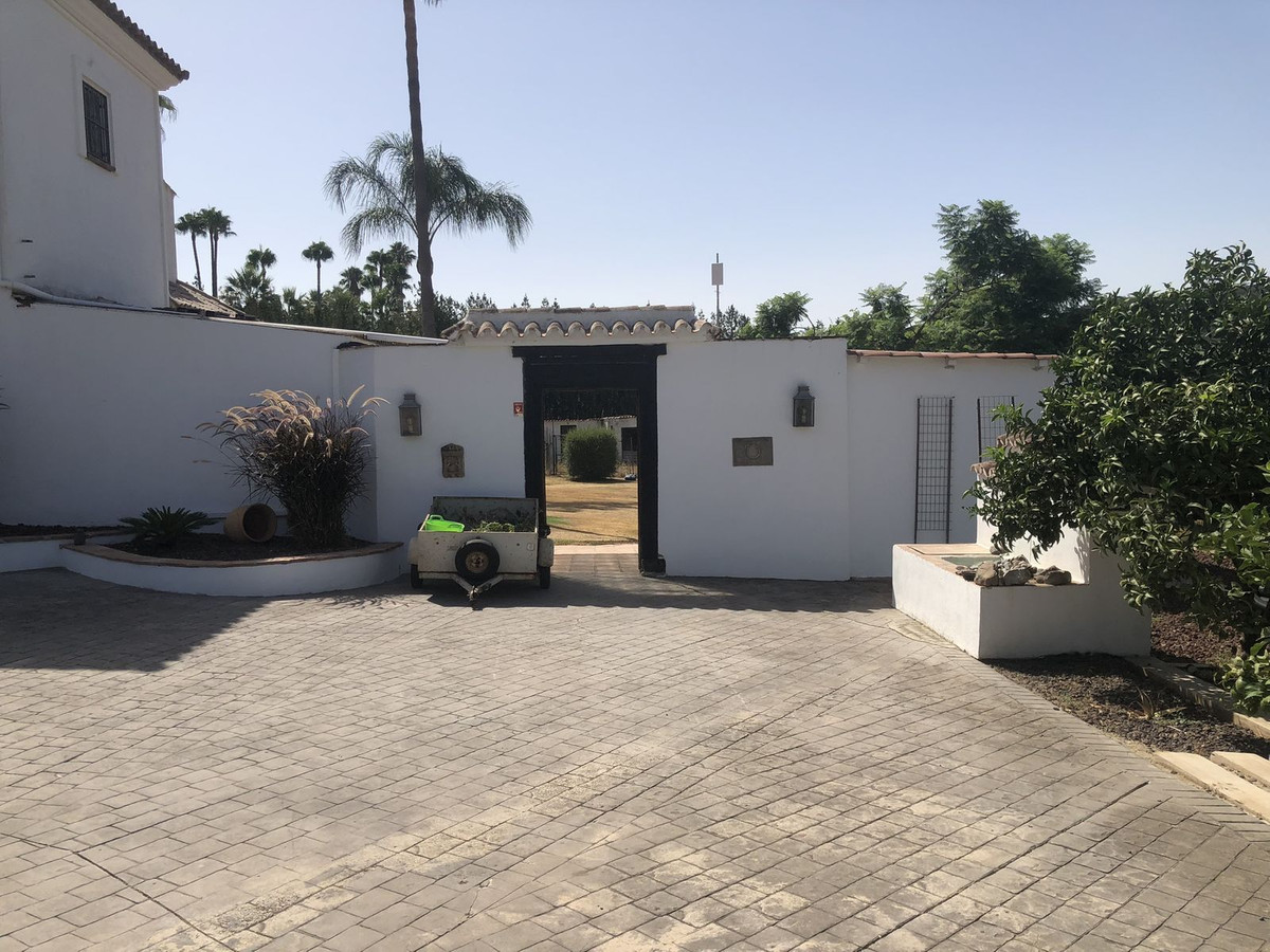 4 Bed Townhouse for sale in Estepona Costa Del Sol, Málaga, Spain