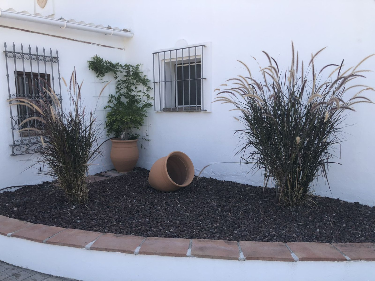 4 Bed Townhouse for sale in Estepona Costa Del Sol, Málaga, Spain