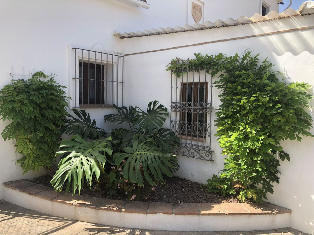 4 Bed Townhouse for sale in Estepona Costa Del Sol, Málaga, Spain