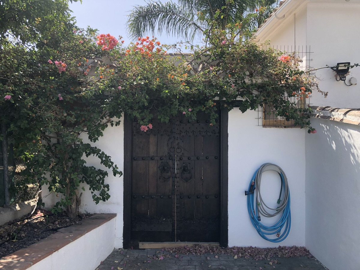 4 Bed Townhouse for sale in Estepona Costa Del Sol, Málaga, Spain