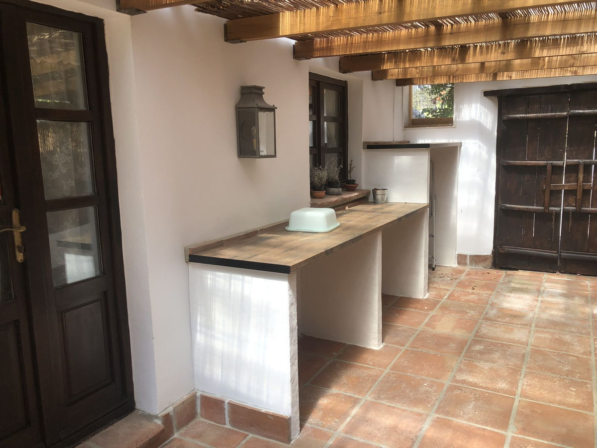4 Bed Townhouse for sale in Estepona Costa Del Sol, Málaga, Spain
