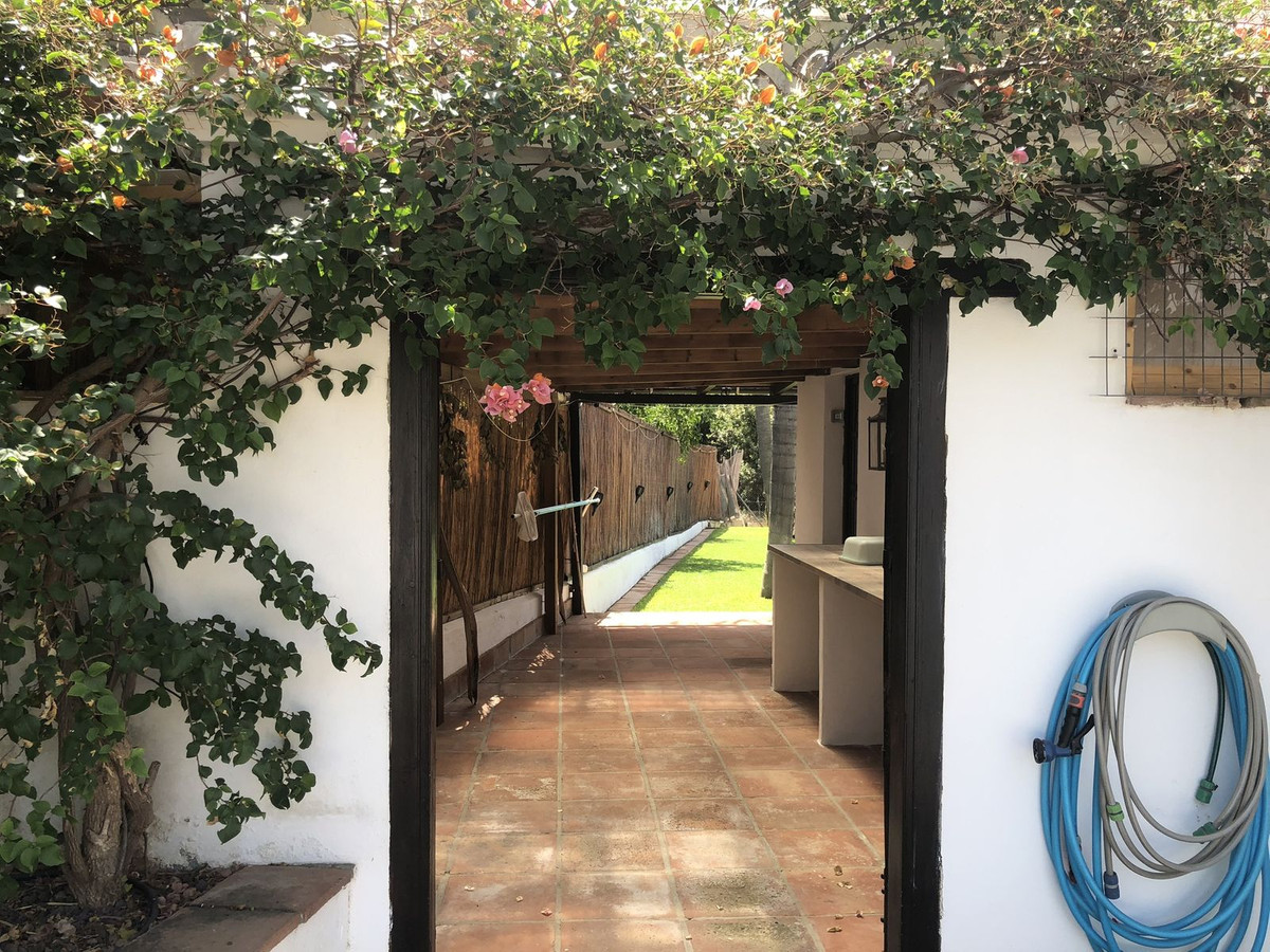 4 Bed Townhouse for sale in Estepona Costa Del Sol, Málaga, Spain