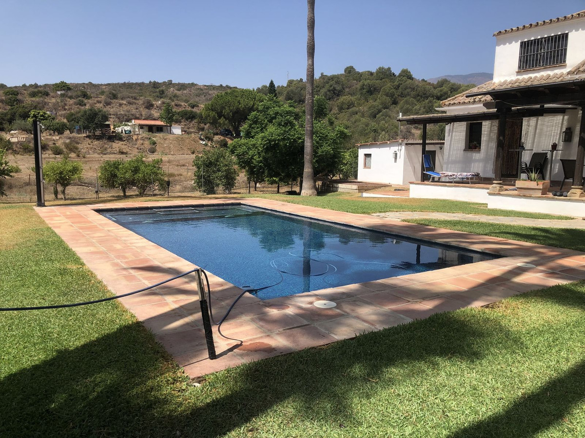4 Bed Townhouse for sale in Estepona Costa Del Sol, Málaga, Spain