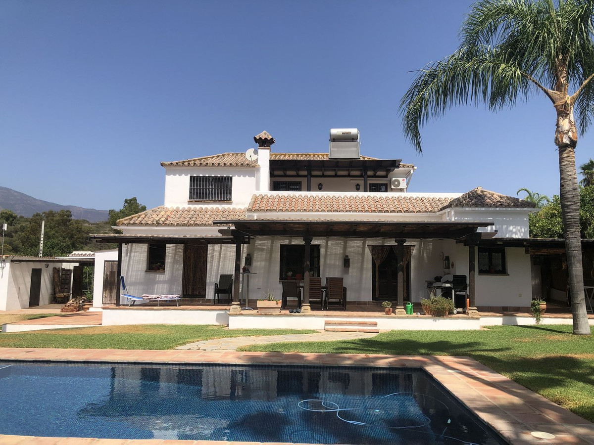 4 Bed Townhouse for sale in Estepona Costa Del Sol, Málaga, Spain