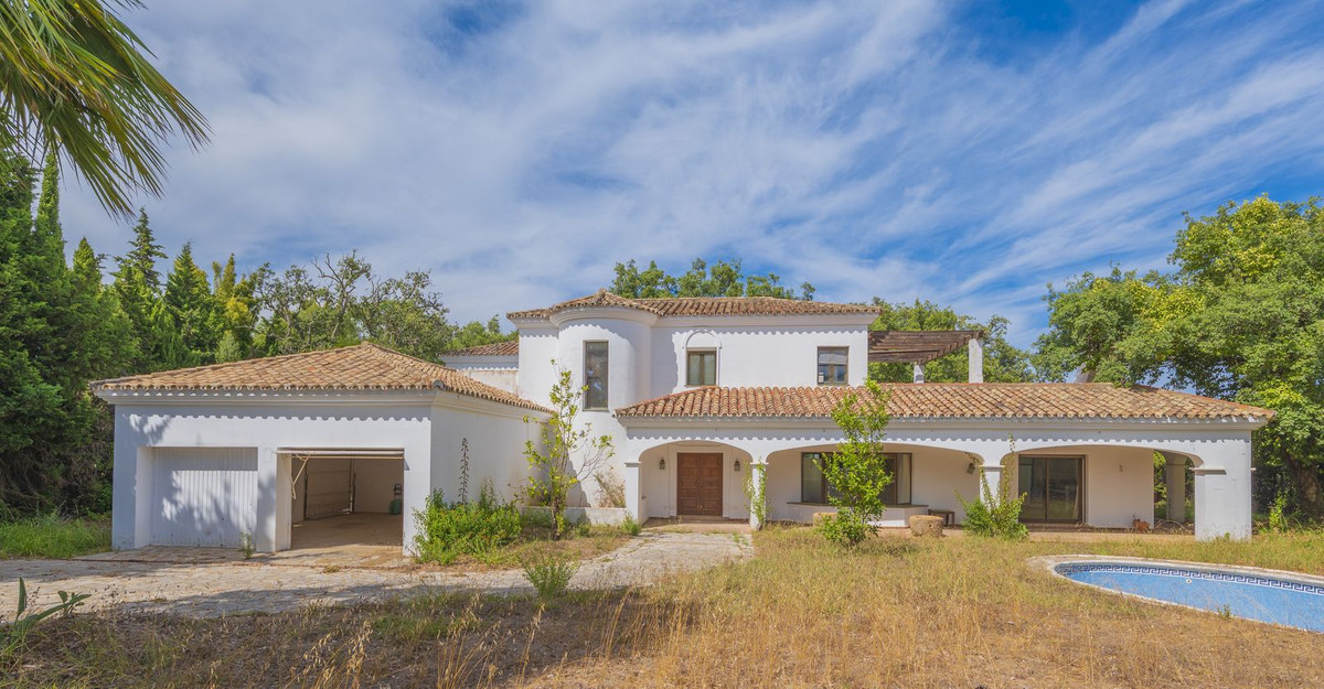 Se vende Villa - Chalet de 6 dormitorios en Costa Del Sol, Cadiz, España