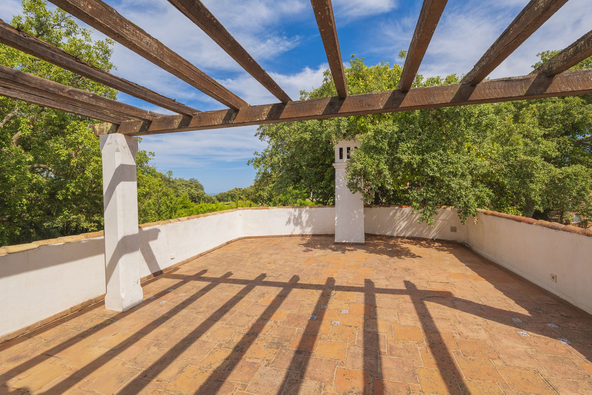 Se vende Villa - Chalet de 6 dormitorios en Costa Del Sol, Cadiz, España