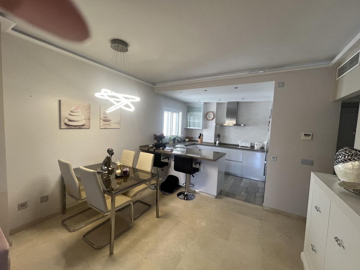 3 Bed Apartment for sale in Estepona Costa Del Sol, Málaga, Spain