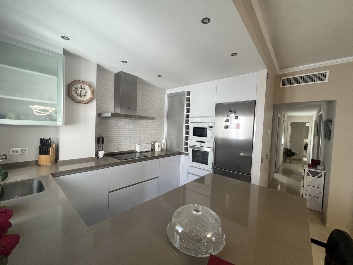 3 Bed Apartment for sale in Estepona Costa Del Sol, Málaga, Spain