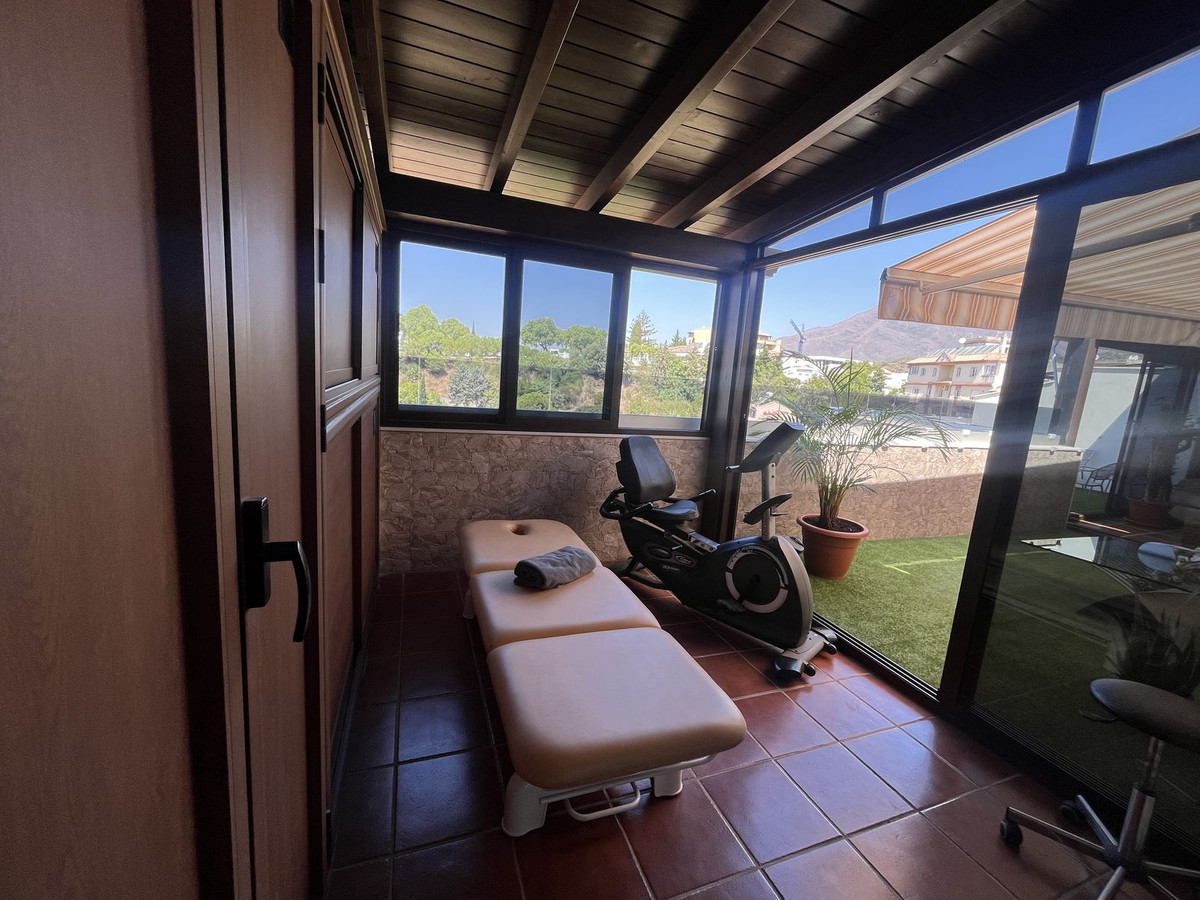3 Bed Apartment for sale in Estepona Costa Del Sol, Málaga, Spain