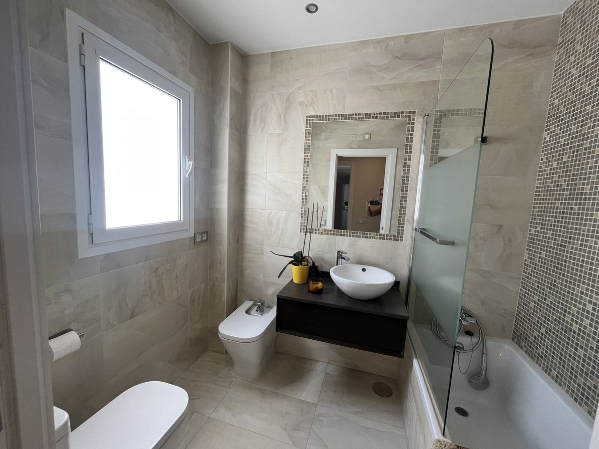 3 Bed Apartment for sale in Estepona Costa Del Sol, Málaga, Spain