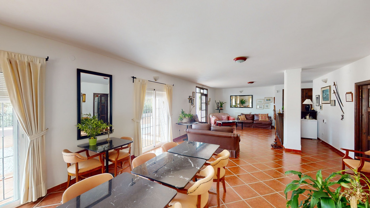 Se vende Villa - Chalet de 7 dormitorios en Costa Del Sol East, Málaga, España