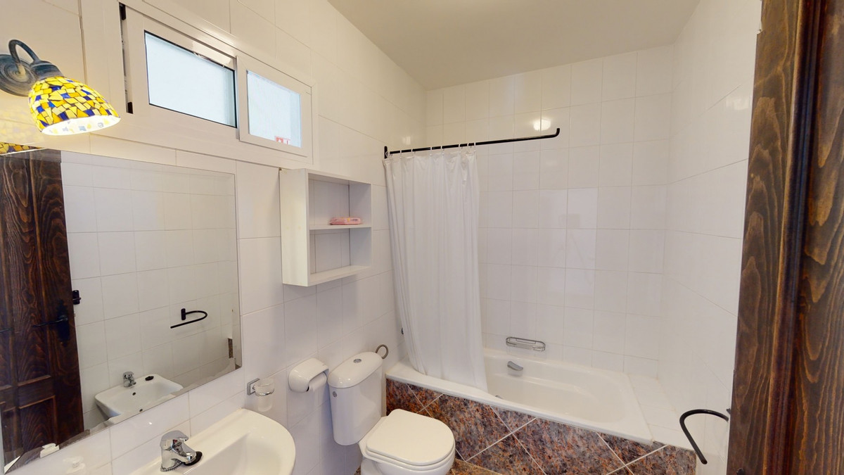 Se vende Villa - Chalet de 7 dormitorios en Costa Del Sol East, Málaga, España
