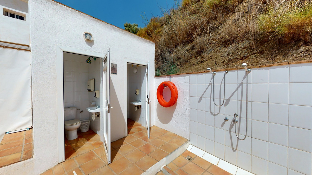 Se vende Villa - Chalet de 7 dormitorios en Costa Del Sol East, Málaga, España