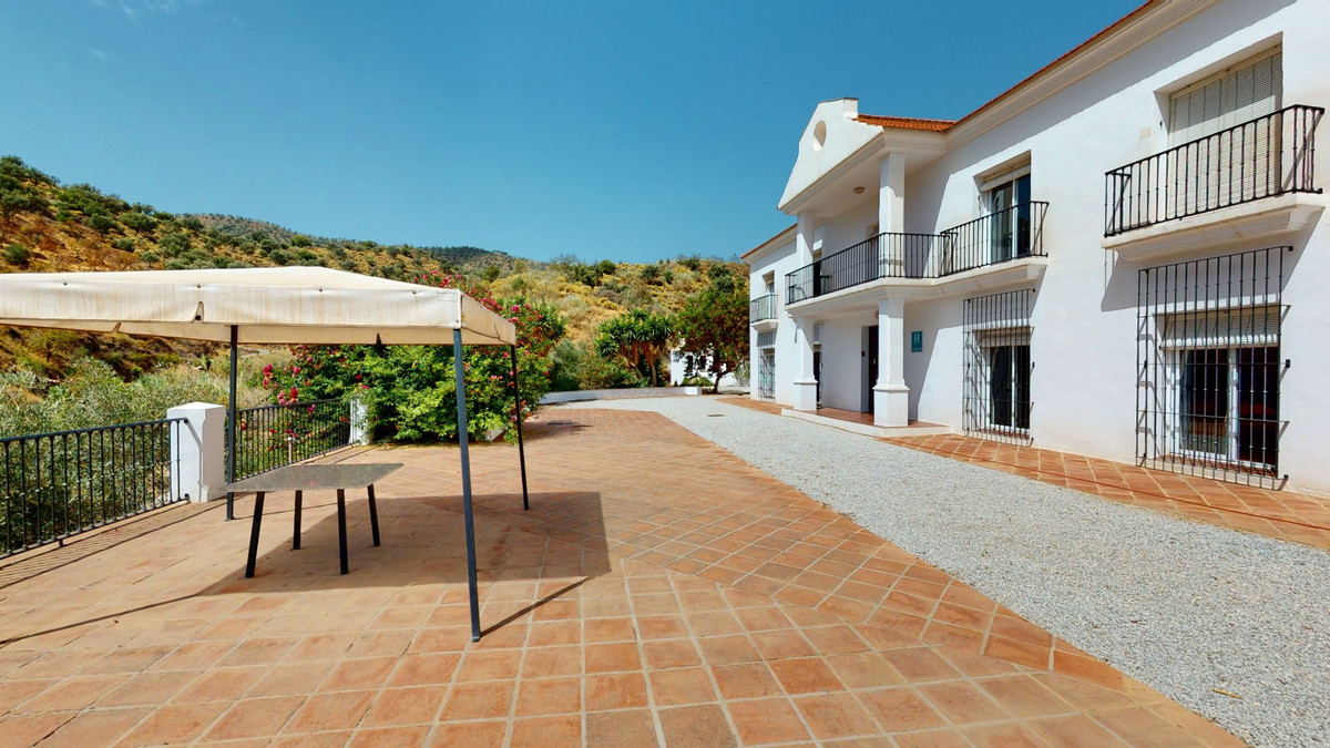 Se vende Villa - Chalet de 7 dormitorios en Costa Del Sol East, Málaga, España