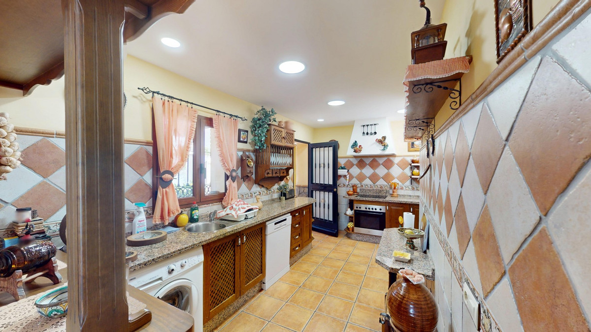Se vende Villa - Chalet de 3 dormitorios en Costa Del Sol East, Málaga, España