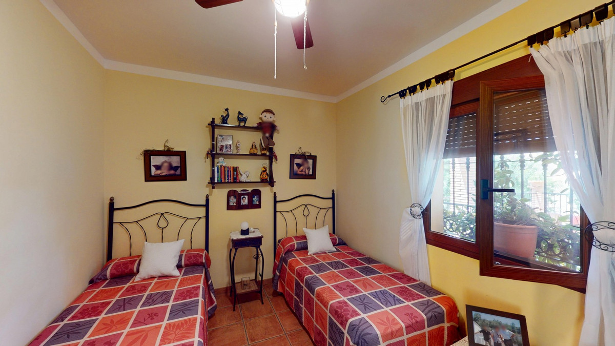 Se vende Villa - Chalet de 3 dormitorios en Costa Del Sol East, Málaga, España